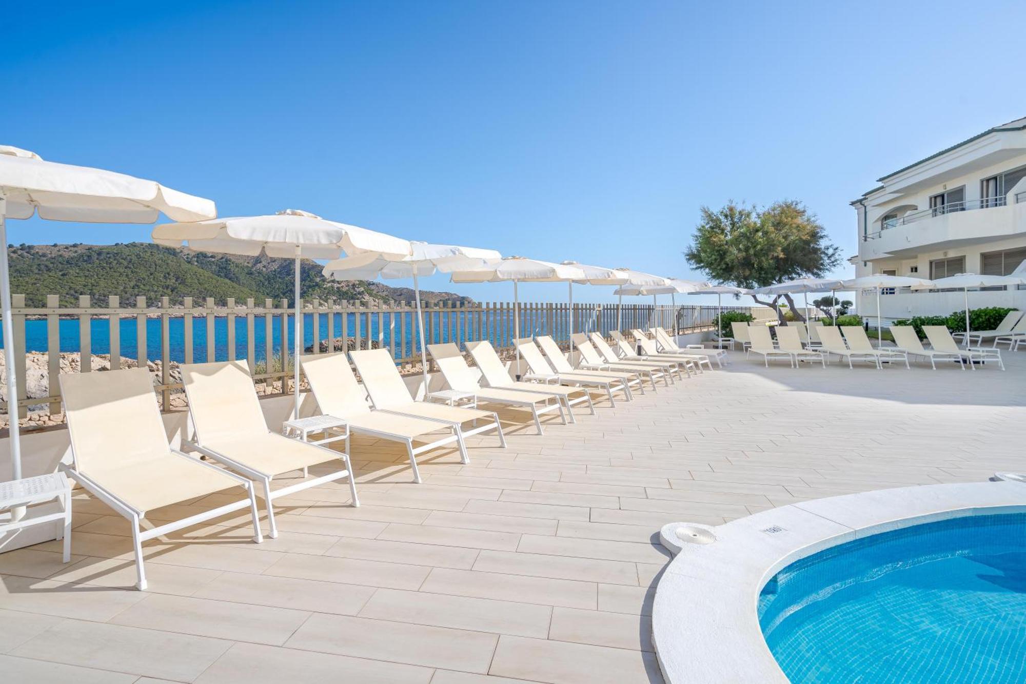 THB Guya Playa Hotel Cala Ratjada  Bagian luar foto